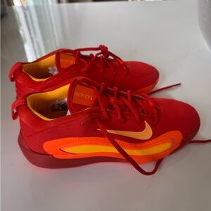 ISOFLY Kids Basketball Shoes - BRAND NEW